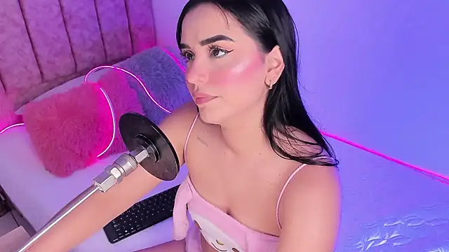 laana foxx online show from 19, 6, 2026