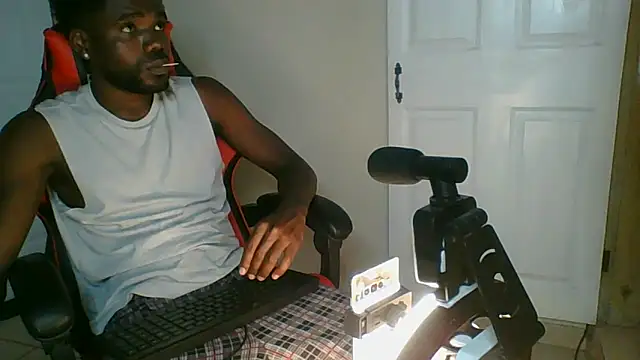 Snapshot of Suamyst_25 chatting on 27, 4, 2026 Suamyst 25 online show from 27, 4, 2026