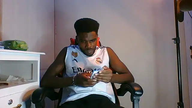 Snapshot of Suamyst_25 chatting on 20, 5, 2026 Suamyst 25 online show from 20, 5, 2026