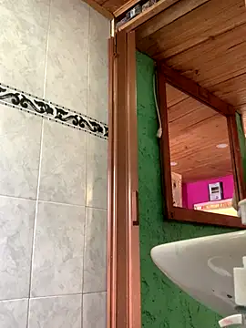 Emilyy-18 online show from 10, 11, 2025