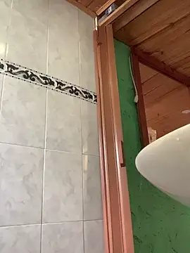 Emilyy-18 online show from 25, 11, 2025