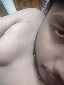 Snapshot of niiksvinz chatting on 23, 12, 2025 niiksvinz online show from 23, 12, 2025