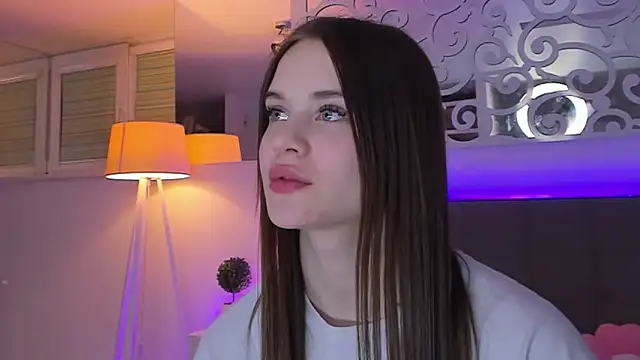 LuisaClover online show from 8, 3, 2026