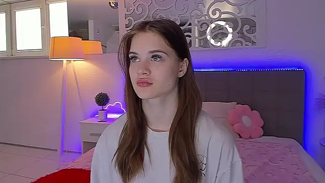 LuisaClover online show from 2, 5, 2026