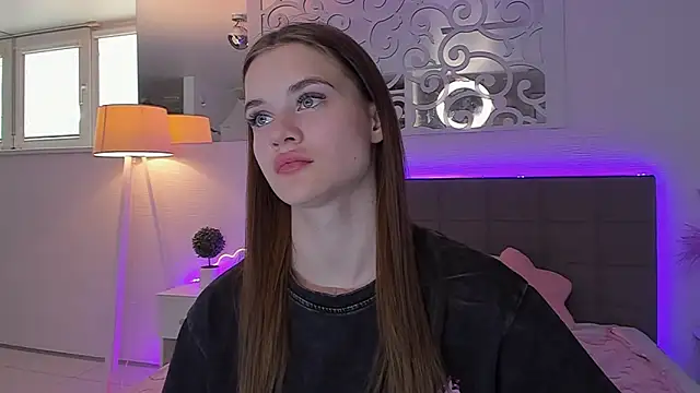 LuisaClover online show from 10, 5, 2026