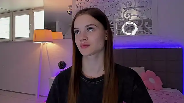 LuisaClover online show from 11, 5, 2026