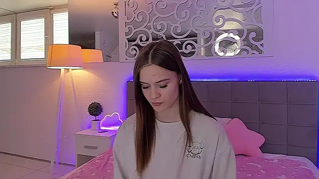 LuisaClover online show from 3, 6, 2026