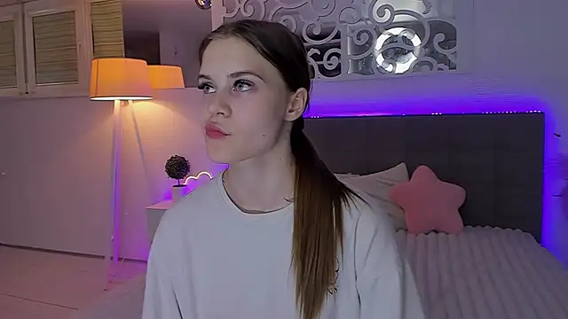 LuisaClover online show from 28, 6, 2026