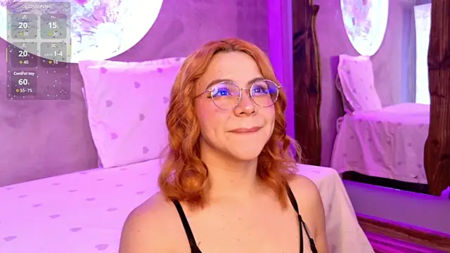 sussiestrawberry online show from 11, 11, 2025