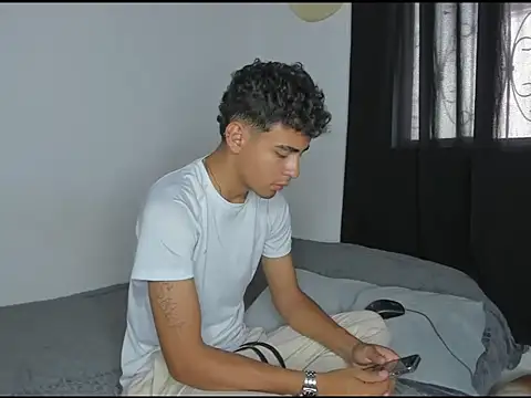 Snapshot of Daniel_Hot276 chatting on 12, 1, 2026 Daniel Hot276 online show from 12, 1, 2026