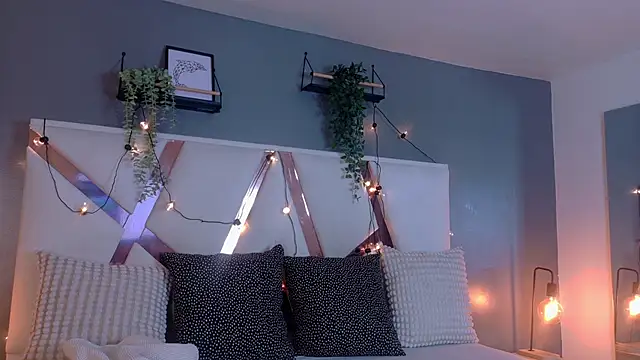 Snapshot of SeleneGibson__ chatting on 2, 2, 2026 SeleneGibson online show from 2, 2, 2026