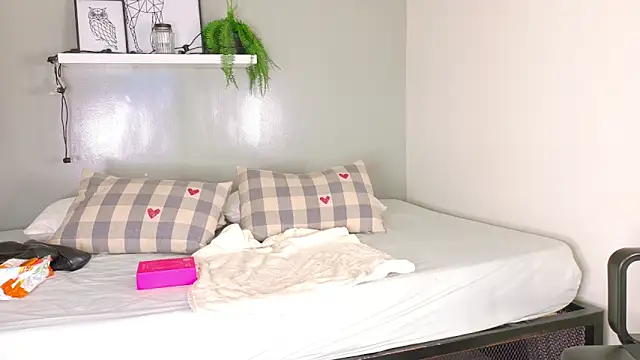 Snapshot of SeleneGibson__ chatting on 2, 4, 2026 SeleneGibson online show from 2, 4, 2026