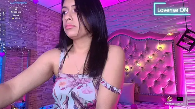 Roxanne Han online show from 7, 11, 2025