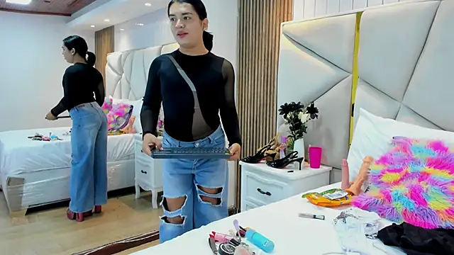 Snapshot of SweetKata_ chatting on 5, 12, 2025 SweetKata online show from 5, 12, 2025