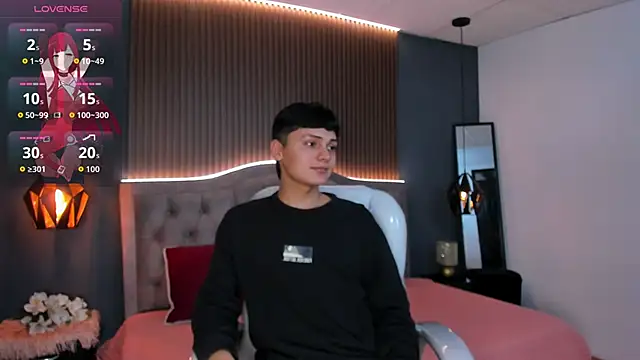 Snapshot of Maxii18_ chatting on 4, 11, 2025 Maxii18 online show from 4, 11, 2025