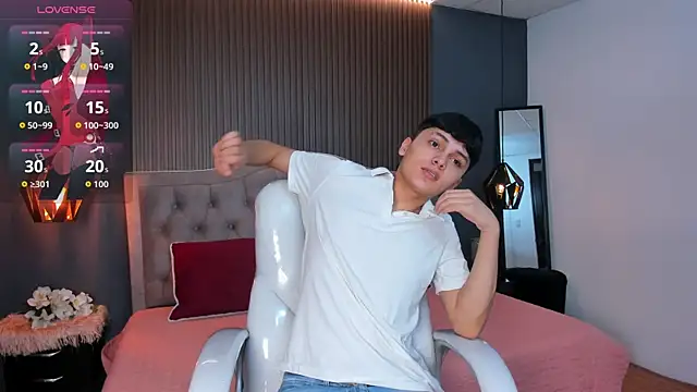 Snapshot of Maxii18_ chatting on 5, 11, 2025 Maxii18 online show from 5, 11, 2025