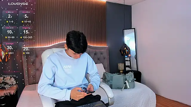 Snapshot of Maxii18_ chatting on 11, 11, 2025 Maxii18 online show from 11, 11, 2025