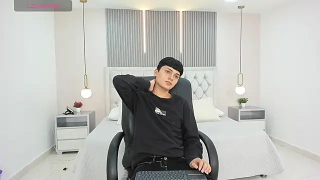 Snapshot of Maxii18_ chatting on 5, 12, 2025 Maxii18 online show from 5, 12, 2025