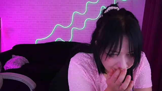 Snapshot of SweetLiluu chatting on 24, 10, 2025 SweetLiluu online show from 24, 10, 2025