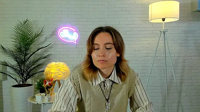 NicolettePebbles online show from 23, 10, 2025