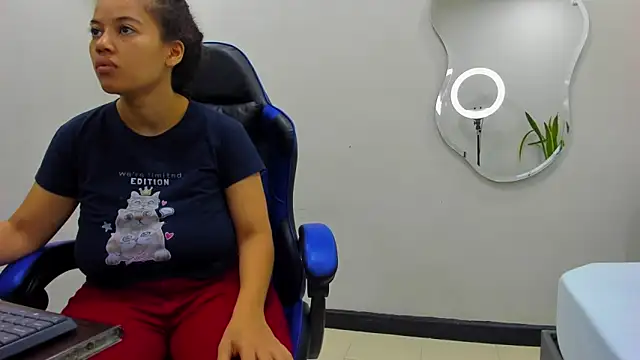 Snapshot of agata18_ chatting on 8, 1, 2026 agata18 online show from 8, 1, 2026