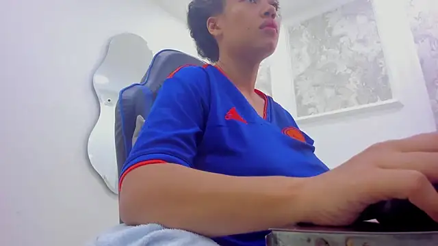 Snapshot of agata18_ chatting on 23, 4, 2026 agata18 online show from 23, 4, 2026
