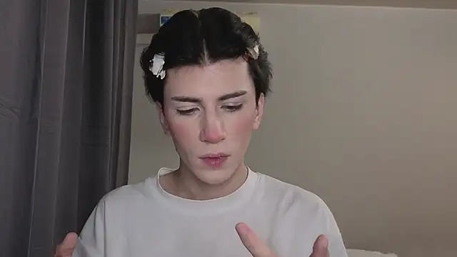 Oliver star boy  online show from 31, 10, 2025