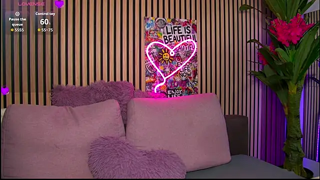 Snapshot of MirunaHaze chatting on 24, 2, 2026 MirunaHaze online show from 24, 2, 2026