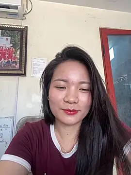 Snapshot of Bee_Yellow00 chatting on 26, 5, 2026 Bee Yellow00 online show from 26, 5, 2026
