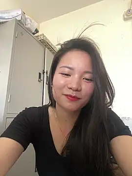 Snapshot of Bee_Yellow00 chatting on 28, 5, 2026 Bee Yellow00 online show from 28, 5, 2026