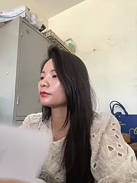 Snapshot of Bee_Yellow00 chatting on 30, 5, 2026 Bee Yellow00 online show from 30, 5, 2026