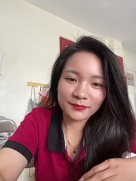 Snapshot of Bee_Yellow00 chatting on 18, 6, 2026 Bee Yellow00 online show from 18, 6, 2026