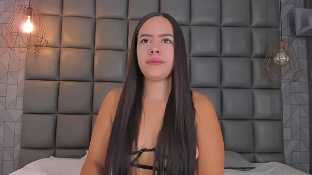 Snapshot of dannavelvet chatting on 18, 12, 2025 dannavelvet online show from 18, 12, 2025