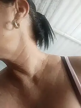 EmperatrizMilf online show from 18, 11, 2025