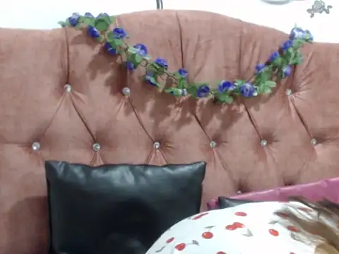 Snapshot of valilu_rosse27 chatting on 8, 1, 2026 valilu rosse27 online show from 8, 1, 2026