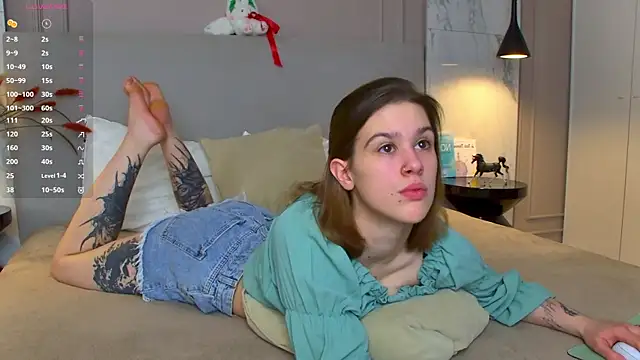 LoraPuffs online show from 15, 1, 2026