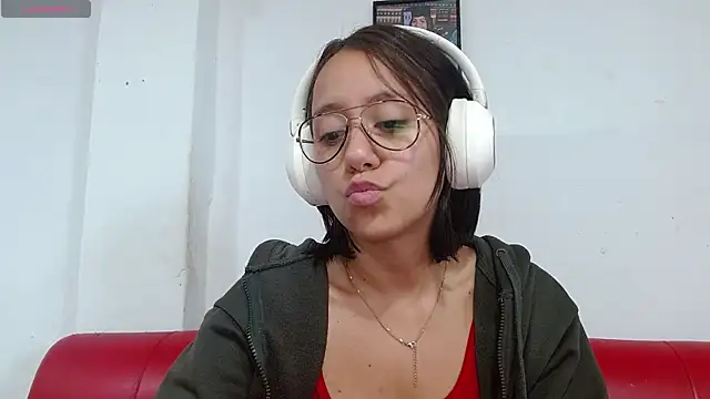 LunaaMorena online show from 13, 5, 2026