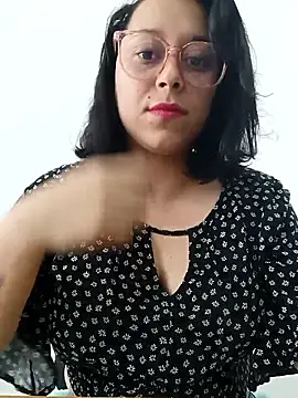 Caroline-17 online show from 10, 11, 2025