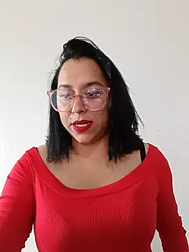 Caroline-17 online show from 24, 11, 2025