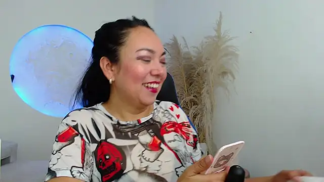 Yadis hot online show from 31, 10, 2025