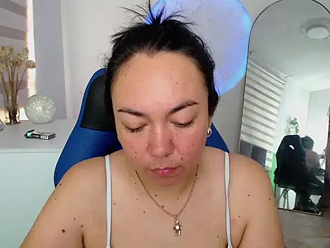 Yadis hot online show from 10, 2, 2026