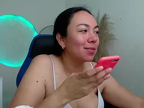 Yadis hot online show from 21, 2, 2026