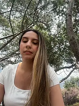 Snapshot of sarah_honey__ chatting on 4, 3, 2026 sarah honey online show from 4, 3, 2026