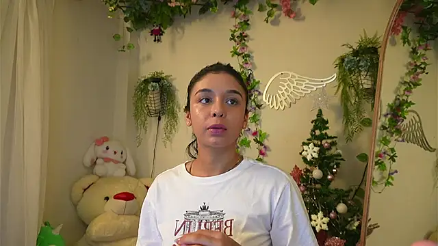 Snapshot of ISA_NIXON chatting on 21, 12, 2025 ISA NIXON online show from 21, 12, 2025