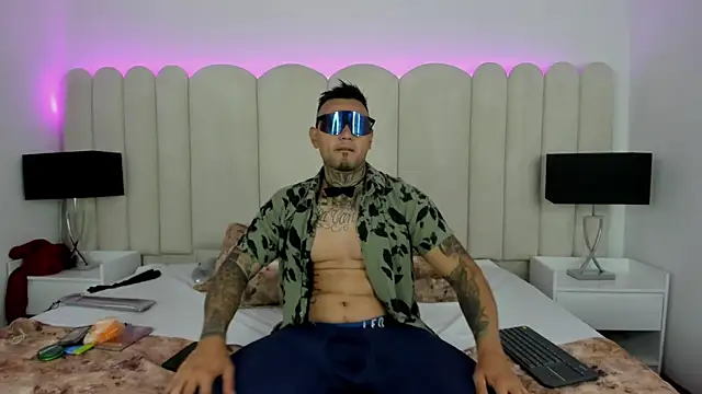 honey madness online show from 2, 11, 2025