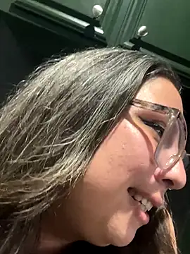 Snapshot of ThatGirlVia chatting on 2, 11, 2025 ThatGirlVia online show from 2, 11, 2025