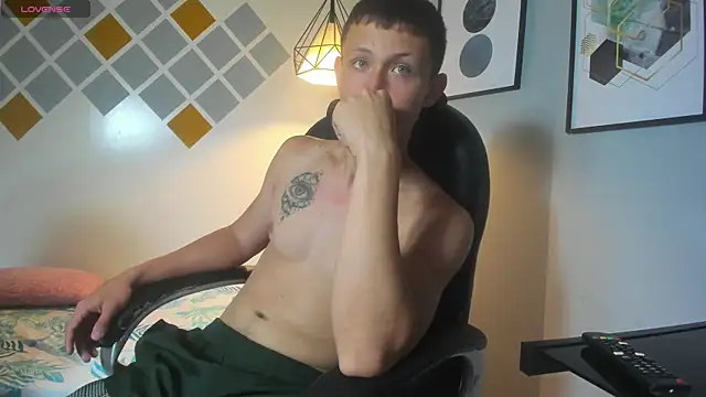 Snapshot of Garuo_18 chatting on 5, 11, 2025 Garuo 18 online show from 5, 11, 2025