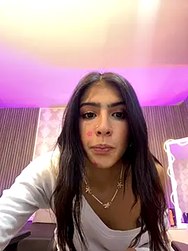 MAIILY TAY online show from 10, 11, 2025