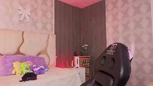 MAIILY TAY online show from 9, 2, 2026