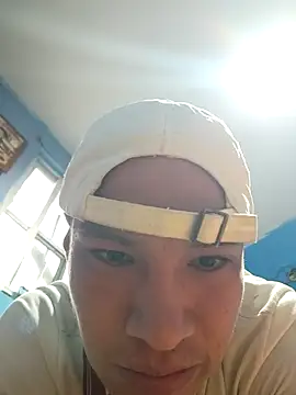 Ojitosbrrr online show from 2, 11, 2025